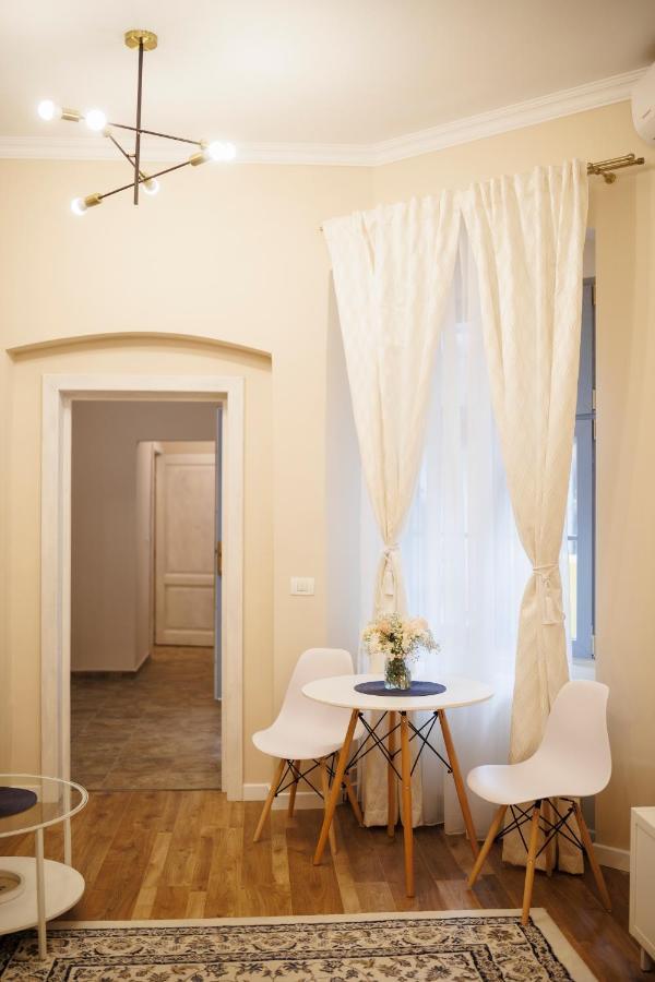 Jolie Flat In The Heart Of The City Timişoara Eksteriør bilde