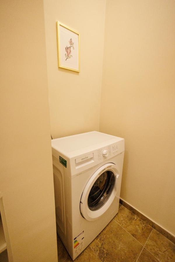 Jolie Flat In The Heart Of The City Timişoara Eksteriør bilde